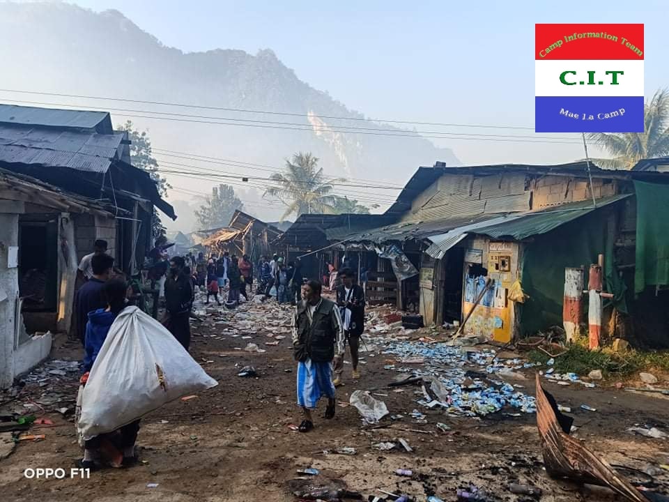မယ်လဒုက္ခသည်စခန်းတွင် ယမန်နေ့ ဆန္ဒပြမှုအပြီး အပျက်အစီးများမြင်ကွင်း  (ဓာတ်ပုံ)