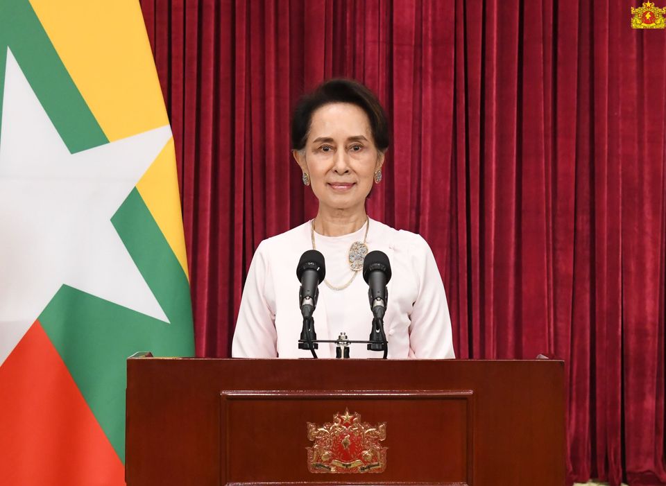 နိုင်ငံတော်အတိုင်ပင်ခံပုဂ္ဂိုလ်အပေါ်စွဲထားသည့် ပို့ကုန်သွင်းကုန်အမှု အမိန့်မချသေးဘဲ ရက်ရွှေ့ဆိုင်း