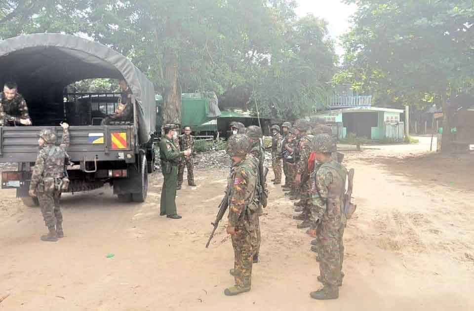 ဝါးခယ်မမြို့နယ်၌ စစ်ကောင်စီတပ်က နေအိမ်များကို ချိပ်ပိတ်၊ ရွှေထည်ပစ္စည်းများ ခိုးယူ