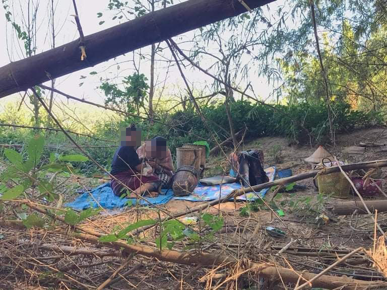 သေ့ဘောဘိုးကျေးရွာကို စစ်တပ်က လက်နက်ကြီးဖြင့်ပစ်ခတ်သဖြင့် ရွာသားများ စစ်ဘေးရှောင်