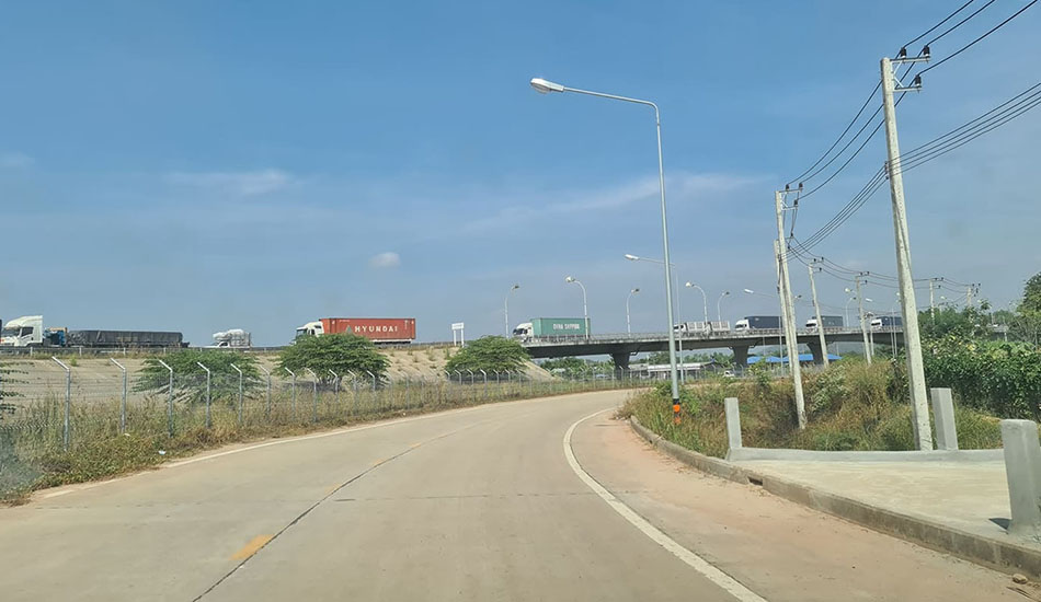 တိုက်ပွဲကြောင့် ထိုင်းနိုင်ငံဘက်မှ ကုန်ပစ္စည်းဝင်ရောက်မှုနည်းပြီး ကုန်ဈေးနှုန်းထပ်တက်လာနိုင်