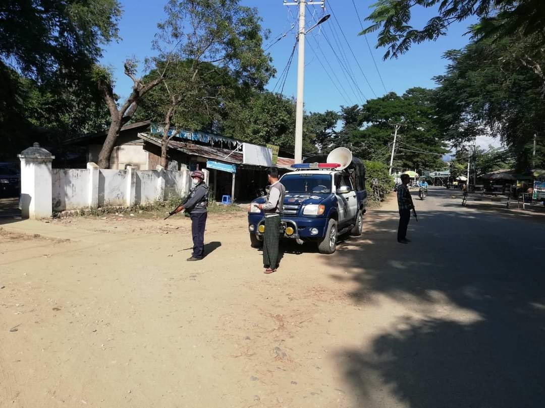 လက်နက်ခဲယမ်းများ လာအပ်ရန် မကွေးတိုင်း မြို့နယ်အချို့တွင် စစ်ကောင်စီက လိုက်လံကြေညာ