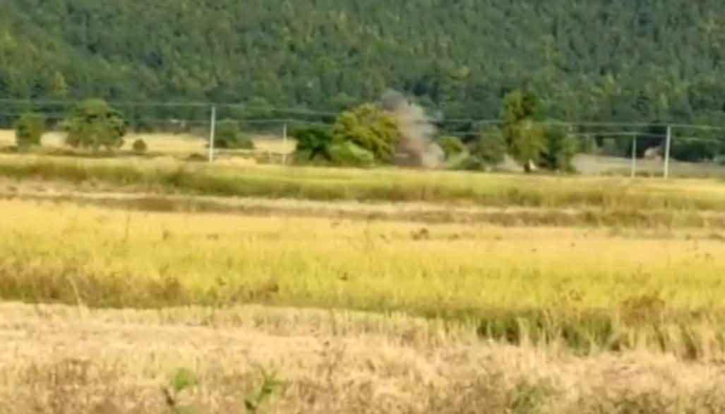 ထီးချိုင့်မြို့နယ်တွင် စစ်ကောင်စီယာဉ်တန်း ၂ ကြိမ် မိုင်းဆွဲတိုက်ခိုက်ခံရ