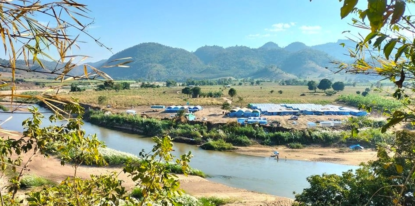 စစ်ကောင်စီတပ်စခန်းအနီးရှိ စစ်ဘေးရှောင်များအတွက် အလှူရှင်များက ထမင်းထုပ်မပို့တော့
