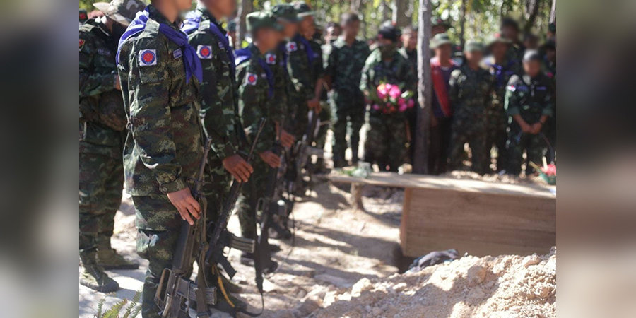 တိုက်ပွဲတွင် ကျဆုံးသွားသည့် လွိုင်ကော် PDF ရဲဘော်၏ ဈာပနမြင်ကွင်း (ဓာတ်ပုံ)