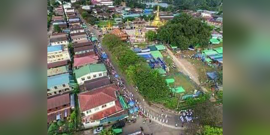 ရေးမြို့ ပြည်သူ့ရင်ပြင်ကွင်း၌ ဗုံးနှစ်ကြိမ်ပေါက်ကွဲ