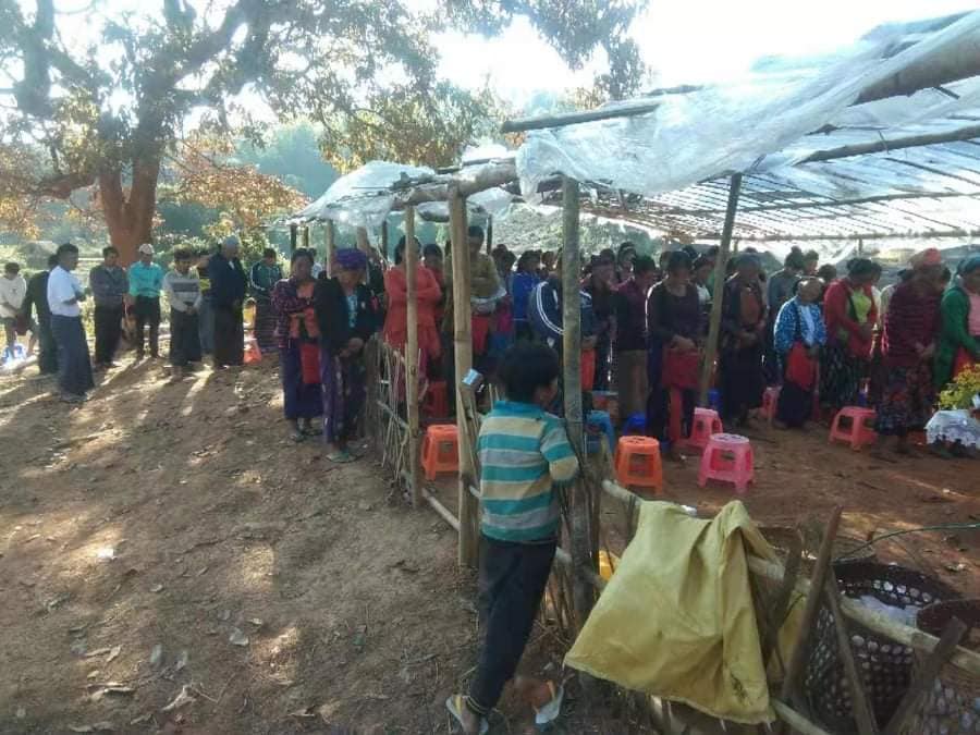 သွားလာခွင့် ပိတ်ခံထားရသဖြင့် ဖောင်းဆိုင်ဒေသခံ ၂၀၀၀ ခန့် စားနပ်ရိက္ခာ ပြတ်တောက်လာ