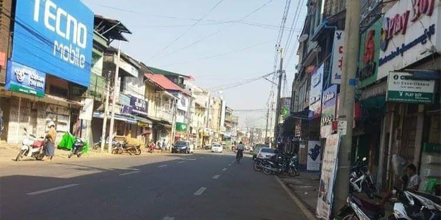 ဖိအားပေးမှုများကြားက မော်လမြိုင်မြို့ခံများ အသံတိတ် သပိတ်တွင် ပူးပေါင်းပါဝင်