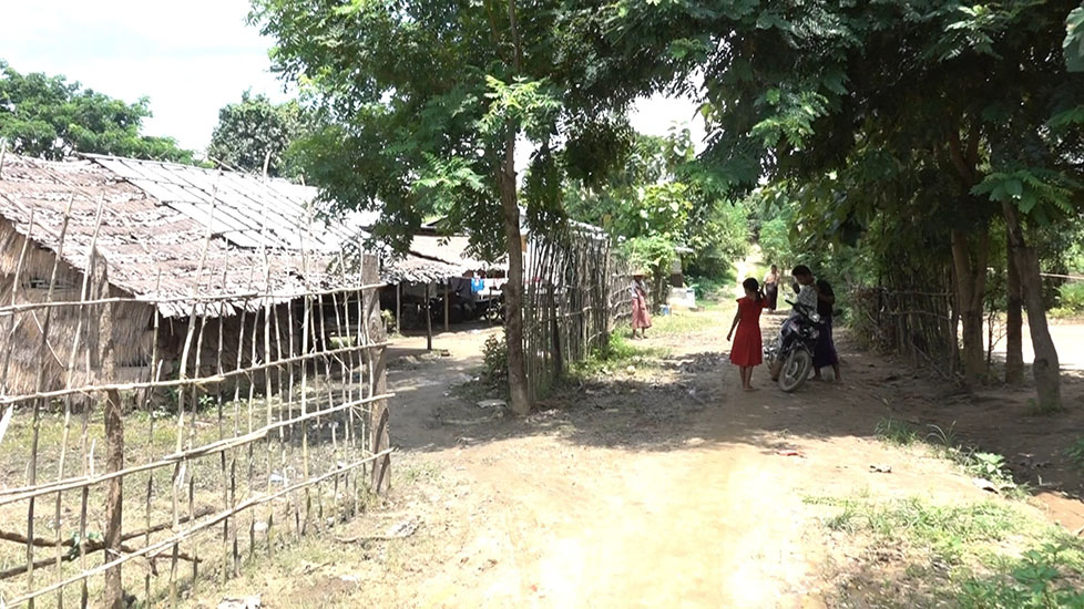 ရွှေတောင်မြို့နယ် ကျောက်ထရံကျေးရွာကို စစ်တပ်က အတင်းအကျပ်ဖယ်ခိုင်း