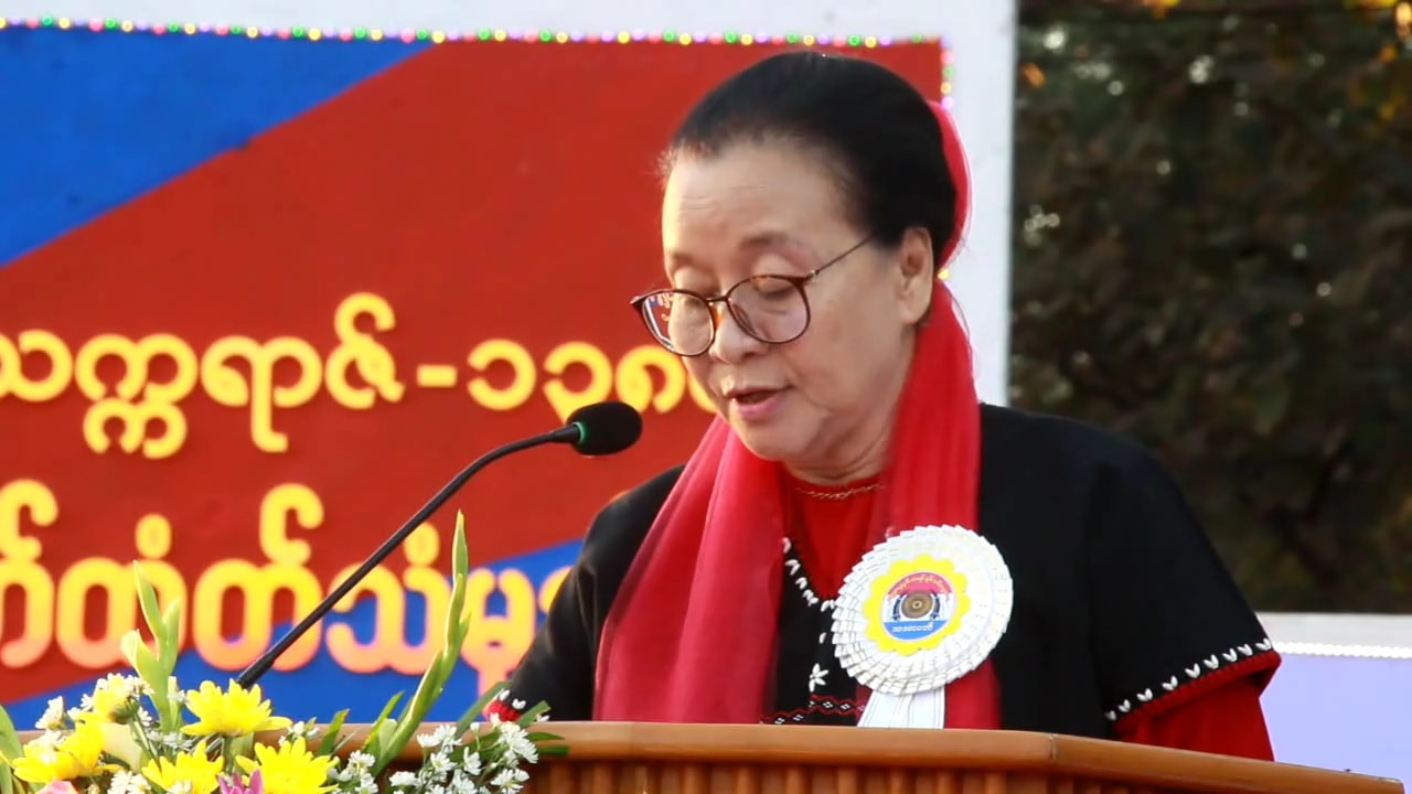 ကရင်ဝန်ကြီးချုပ်ကို ထောင်ဒဏ်ထက်ဝက်လျှော့၊ အကျဉ်းသား ၈၁၄ ဦးကိုလွှတ်၊ အေအေ ၄၆ ဦးကို အမှုပိတ်