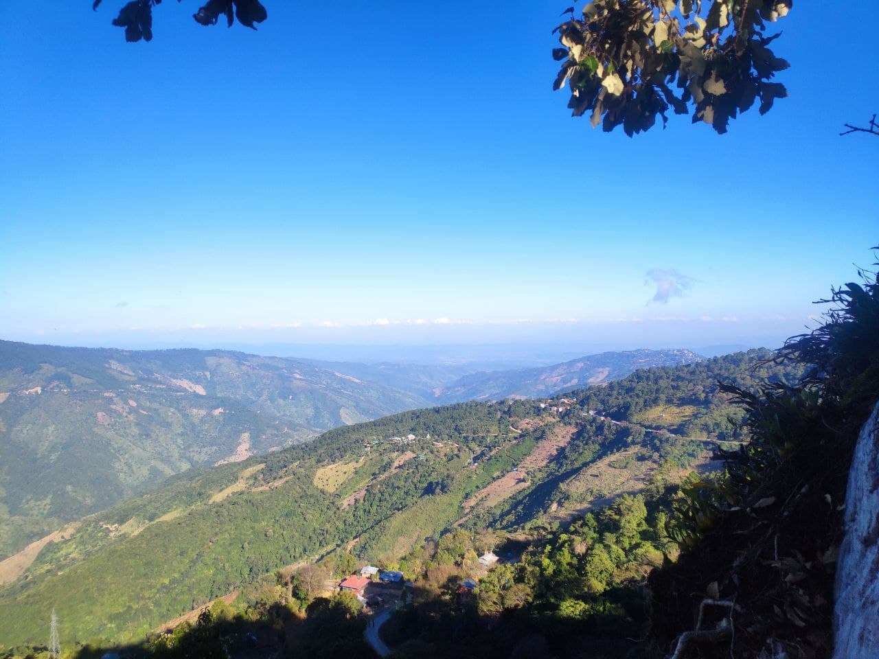 မင်းတပ်မြို့ ကျေးရွာအချို့ကို စစ်ကောင်စီက စစ်ကြောင်းထိုးနေသဖြင့် ရွာသားများ ထွက်ပြေးနေရ