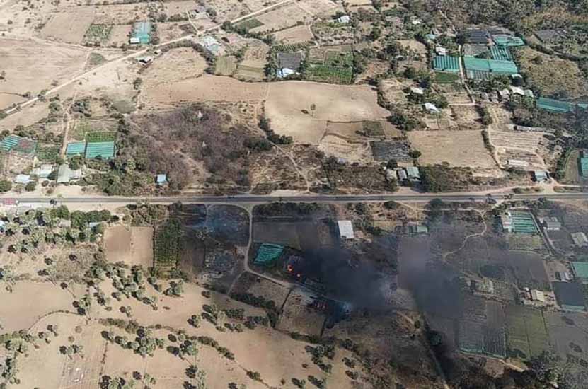 ယင်းမာပင်မြို့နယ်၌ စစ်​ကောင်စီတပ်က မိုင်းဆွဲခံရပြီးနောက် လူ​နေအိမ်အချို့ကိုမီးရှို့
