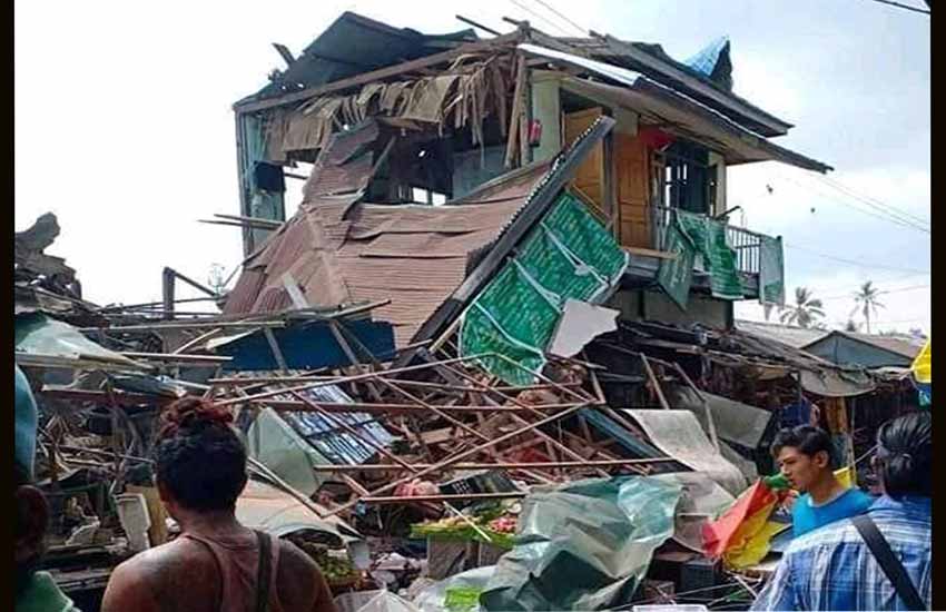 သထုံမြို့မဈေးတွင်  ဗုံးပေါက်ကွဲပြီး လူ ၉ ဦးထက်မနည်း ဒဏ်ရာရ