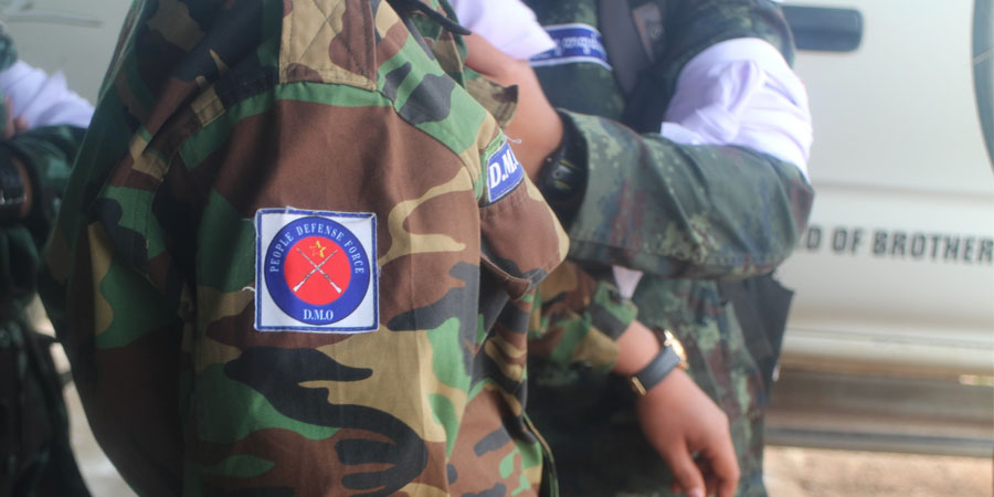 ဒီးမော့ဆိုတိုက်ပွဲတွင် စစ်ကောင်စီတပ်သား  ၂၄ ဦး သေ၊  တင့်ကား ၁ စီး ပျက်စီး