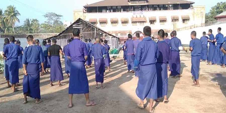 ပုသိမ်အကျဉ်းထောင်တွင် နိုင်ငံရေးအကျဉ်းသားများကို ထောင်ဝန်ထမ်းများက နှိပ်စက်နေ