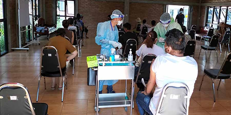 မြန်မာ-ထိုင်း နယ်စပ်အခြေစိုက် မယ်တော်ဆေးခန်းတွင် ကိုဗစ်ကာကွယ်ဆေး အခမဲ့ထိုးပေး