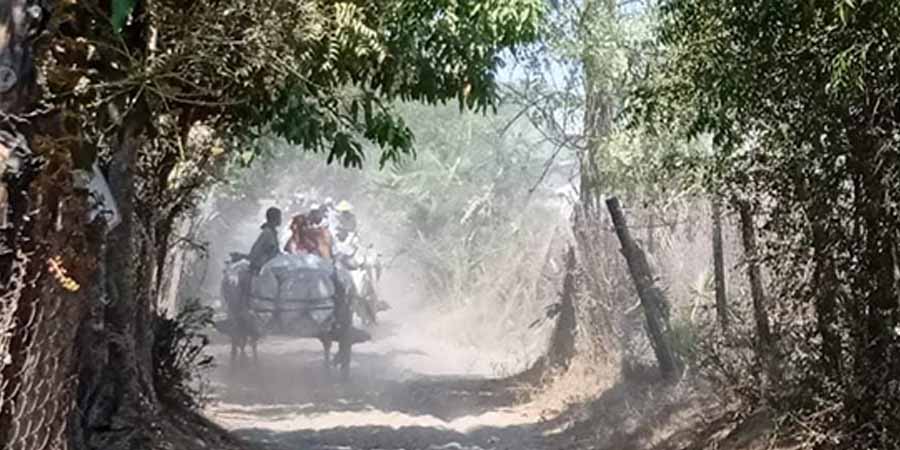စစ်ကောင်စီတပ် ဝင်ရောက်မီးရှို့သဖြင့် ဒီပဲယင်း အရှေ့ခြမ်းက ဒေသခံများ နေရပ်စွန့်ခွာနေရ