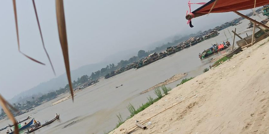 ဗန်းမော်မြို့နယ် ဧရာဝတီမြစ်ကြောင်းတလျှောက် တရားမဝင် ရွှေတူးဖော်မှု ပိုများလာ