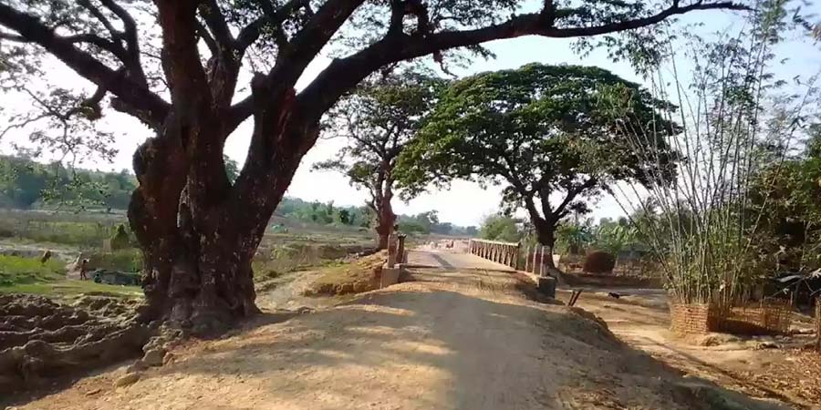 ကျပ်သိန်းထောင်ချီ ကုန်ကျခံထားသည့် ဘူးသီးတောင်နှင့် ရသေ့တောင်က တံတား ၂ စင်း အသုံးပြု မရ