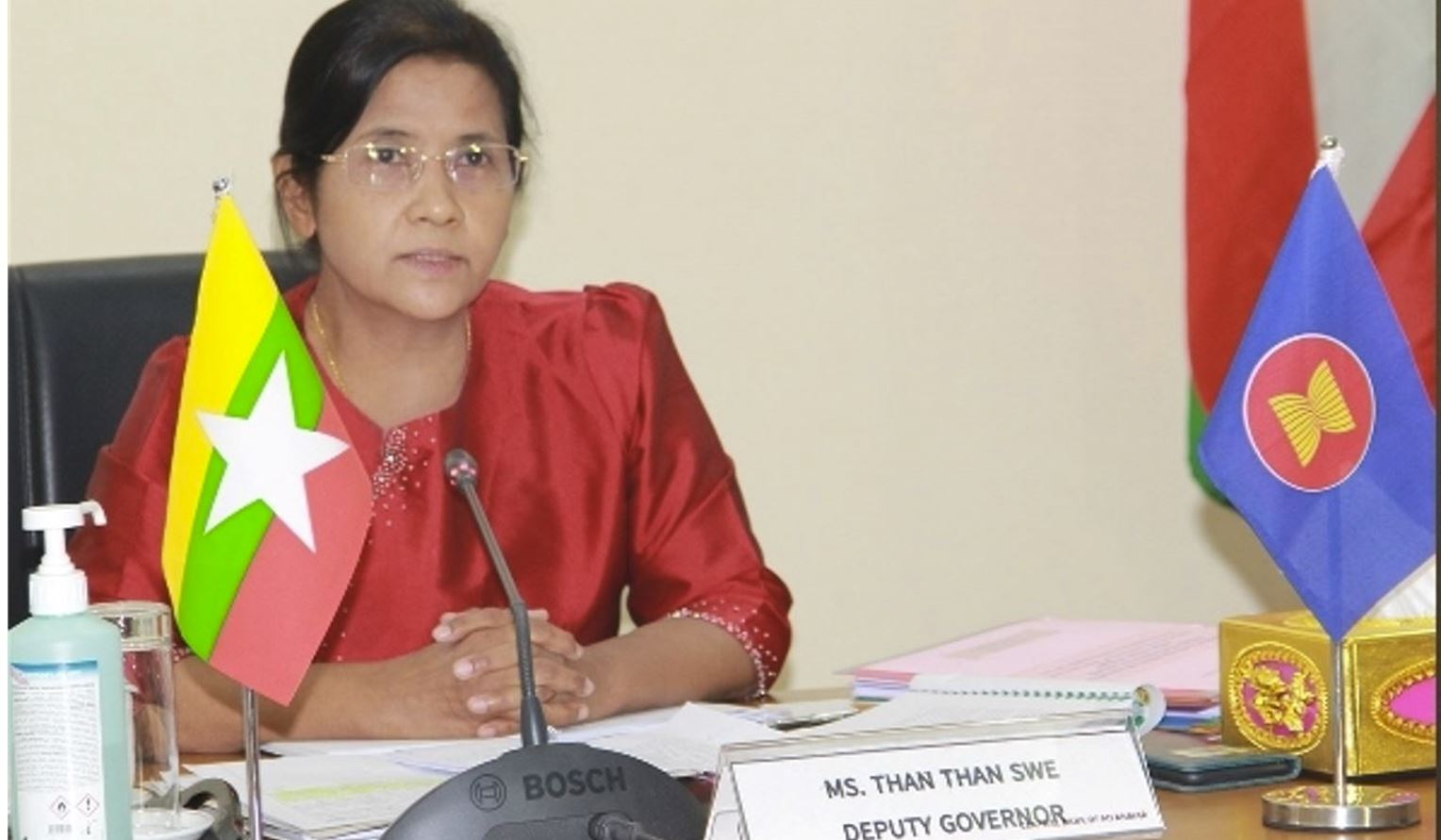 စစ်ကောင်စီခန့် ဗဟိုဘဏ် ဒုဥက္ကဋ္ဌ သေနတ်ပစ်ခံရ၊  တရားခံဖမ်းမိရေး  ပိတ်ဆို့စစ်ဆေးနေ