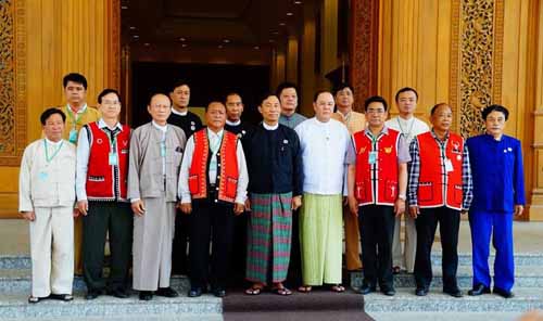 သူရဦးေရႊမန္းႏွင့္ တိုင္းရင္းသားလက္နက္ကိုင္အဖြဲ႔မ်ား ေတြ႔ဆံု