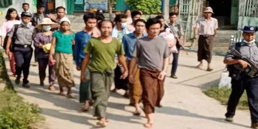 ပလက်ဝမှ နိုင်ငံရေးအကျဉ်းသားတွေအပါအဝင်  ၂၇ ဦးကို စစ်တွေထောင်ပို့