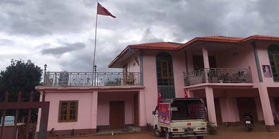 ပင်းတယမြို့တွင် NLD လွှတ်တော်အမတ်နှင့်ညီမဖြစ်သူနေအိမ် ချိပ်ပိတ်ခံရ