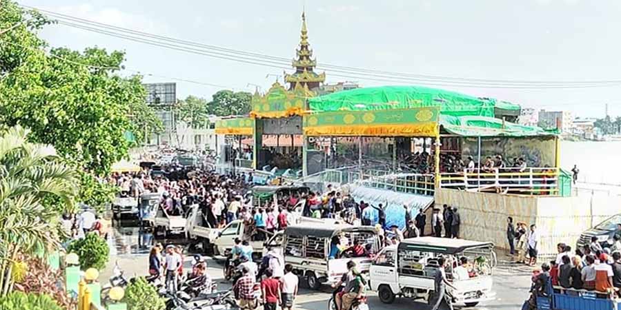 ပုသိမ်ဗဟိုမဏ္ဍပ်အနီး ဗုံးပေါက်ကွဲ CCTV များစစ်ဆေးနေ
