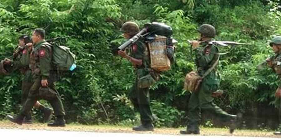 သထုံမြို့နယ်၌ စစ်တပ်က ပြည်သူနေအိမ်များကို ဖျက်ဆီးပြီး ဖုန်းနှင့်ငွေကြေးများယူဆောင်