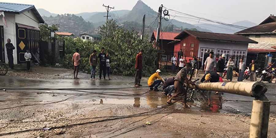 မိုးကုတ်မြို့တွင် လေပြင်းတိုက်၊ မိုးသည်းထန်စွာရွာသွန်းပြီး မိုးသီးများကြွေ