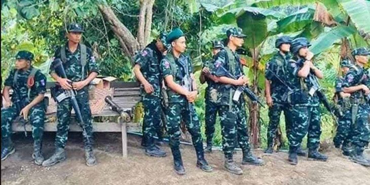 လေယာဉ်ဖြင့်ကြဲချသည့် စစ်ကောင်စီတပ် ရိက္ခာထုပ်များ KNLA သိမ်းဆည်းရရှိ