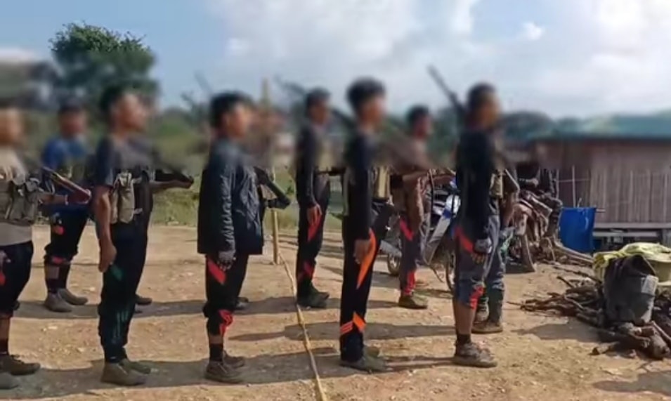 ရက္ခိုင့်တပ်တော် အေအေထံမှ  စစ်ပညာသင်ယူခဲ့ဟု  CDF-မင်းတပ်က ထုတ်ပြန်