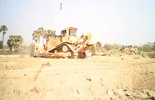 ယင္းမာပင္ အၾကမ္းဖက္ေျမသိမ္းမႈ ေျဖရွင္းေပးရန္ လႊတ္ေတာ္ကုိ ေတာင္းဆို