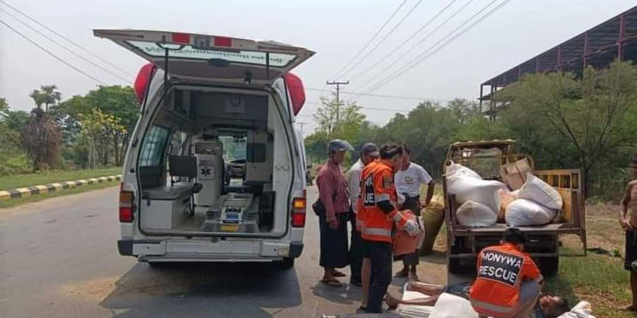 မုံရွာ လူမှုကယ်ဆယ်ရေးအသင်း ကား ၂ စီး မိုင်းထိမှန်