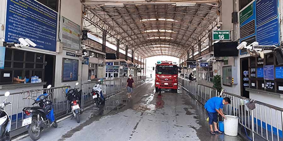 ထိုင်း-မြန်မာ အမှတ် (၁) တံတား ပြန်ဖွင့်ရန် ထိုင်းဘက်ခြမ်းတွင် သန့်ရှင်းရေးလုပ် ပြင်ဆင်နေ