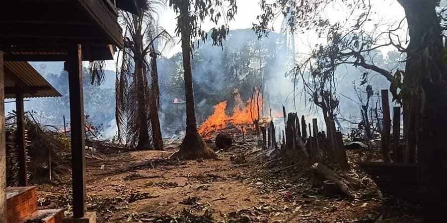 ဘီးလင်းတွင် စစ်ကောင်စီက လေယာဉ်ဖြင့်ဗုံးကြဲ၊ နေအိမ် ၉ လုံးနှင့် ဘုန်ကြီးကျောင်း မီးလောင် ပျက်စီး