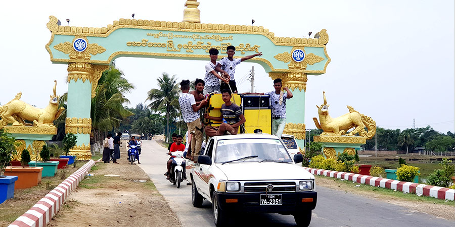 မောင်တောမြို့မှ အစ္စလာမ်ဘာသာဝင်လူငယ်များ အိဒ်ပွဲတော်ကို လွတ်လွတ်လပ်လပ် ကျင်းပ