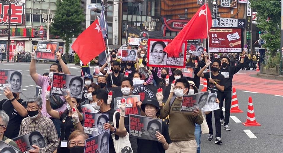 တိုကျိုမြို့တွင် မြန်မာ့နွေဦးတော်လှန်ရေး ဒုတိယလှိုင်းအဖြစ် စစ်အာဏာရှင်ဆန့်ကျင် ဆန္ဒပြ