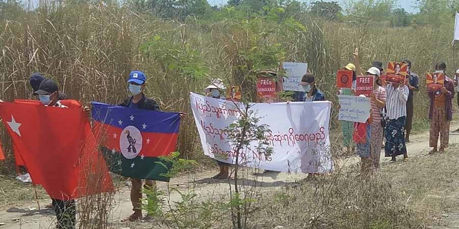 ကလေးမြို့တွင်းတနေရာတွင် စစ်အာဏာရှင်ဆန့်ကျင်ရေး ဆန္ဒပြ (ဓာတ်ပုံ)