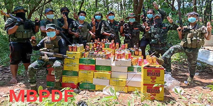 မိုးဗြဲမြို့ပေါ် ကုန်စုံဆိုင်များ၌ စစ်တပ်ထုတ်ကုန်များကို PDF က သိမ်းဆည်း