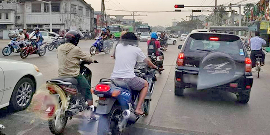 ရန်ကုန်၊ မြို့နယ်အချို့တွင် ဆိုင်ကယ်စီးသူများကို စစ်ကောင်စီတပ်က ဖမ်းဆီး ငွေတောင်းနေ