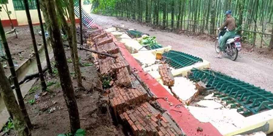 ရေးမြို့နယ်တွင် လေပြင်းတိုက်ခတ်သဖြင့် နေအိမ်များပျက်စီး၊ ကျောင်းအုတ်တံတိုင်းပြိုကျ