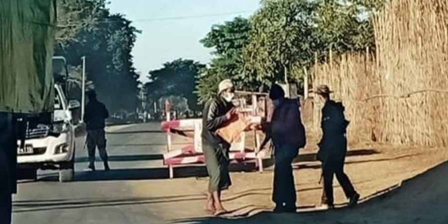 ဝိုင်းမော်-ကန်ပိုက်တည်လမ်းတွင် စစ်တပ်က စစ်ဆေးရေးဂိတ်တိုးချပြီး ငွေကြေးကောက်ခံနေ
