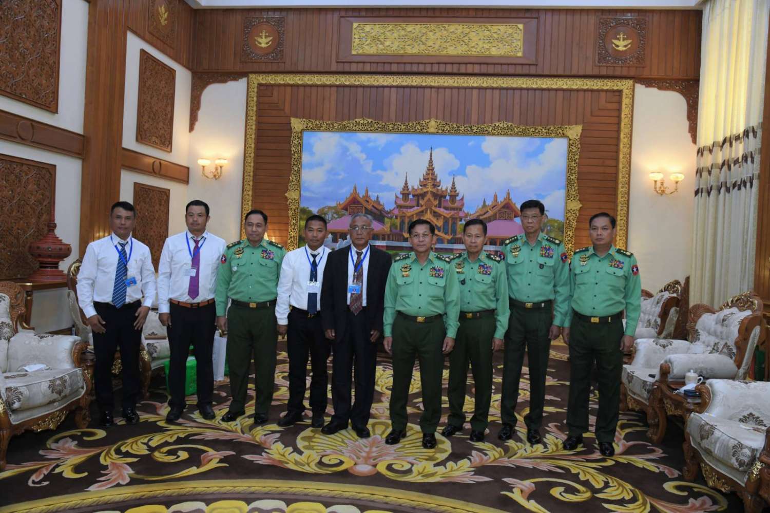 UWSP ဒုဥက္ကဋ္ဌ ဦးလော့ယာကုနှင့် စစ်ခေါင်းဆောင်တို့ တွေ့ဆုံ  ဒေသဖွံ့ဖြိုးရေး ဆွေးနွေး