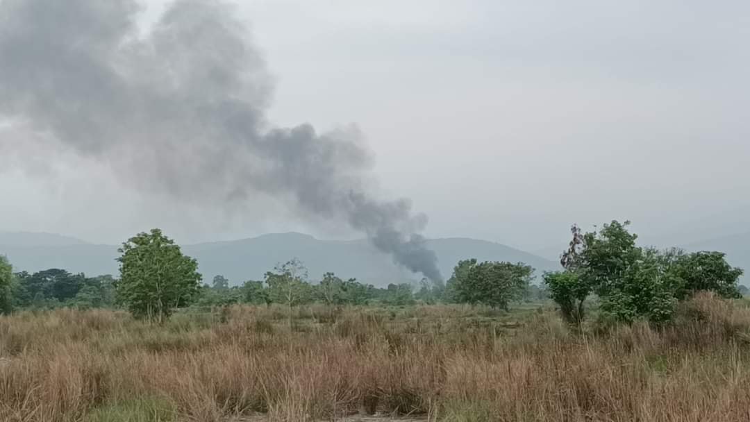 ကလေးမြို့နယ်၊ သုံးအိမ်စုကျေးရွာကို စစ်ကောင်စီတပ်က မီးရှို့ဖျက်ဆီး