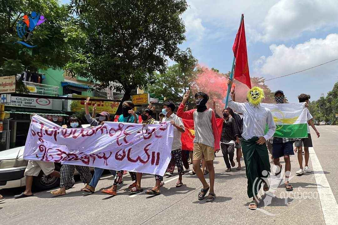 သင်္ဃန်းကျွန်းတွင် စစ်တပ်ကကားဖြင့်တိုက်ပြီး ကျောင်းသား ၅ ဦးထက်မနည်းကို ဖမ်းဆီး