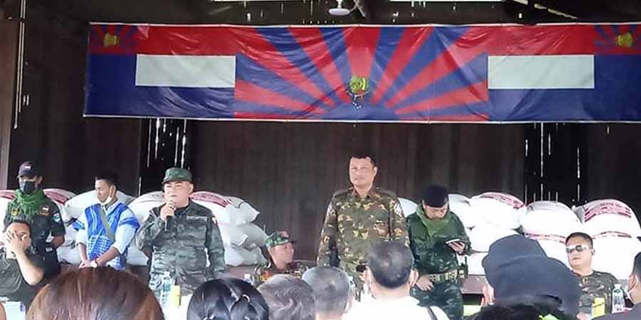 BGF ဗိုလ်မှူးကြီးစောချစ်သူ စစ်ရှောင်ပြည်သူများနှင့် တွေ့ဆုံပြီး ဆန်ရိက္ခာလှူဒါန်း
