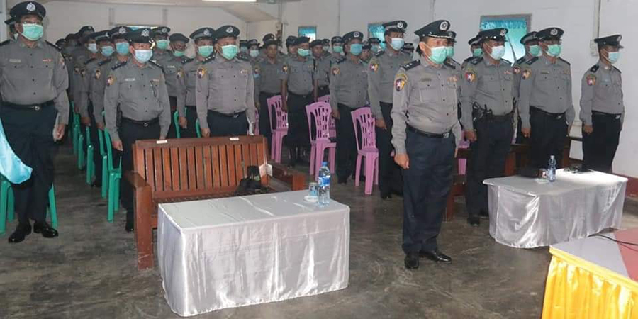 ဧရာဝတီတိုင်းက ရဲတပ်ဖွဲ့ဝင် ၂၀၀ နီးပါး ရခိုင်ပြည်နယ်သို့ ပြောင်းရွှေ့