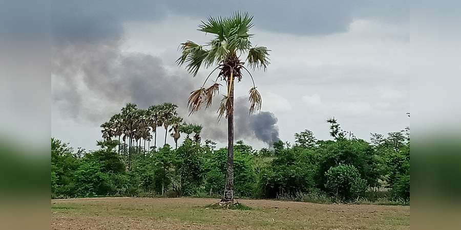 ရေစကြိုမြို့နယ်ရှိ ကျေးရွာများကို စစ်ကောင်စီတပ်က မီးရှို့ဖျက်ဆီး