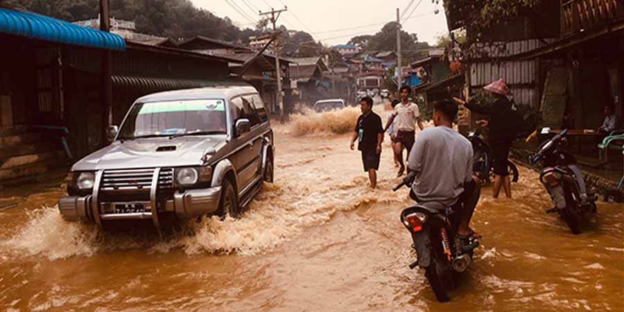 ဖားကန့်တွင် မိုးသည်းထန်၊ ဥရုချောင်းရေမြင့်တက်ပြီး ရေကြီး